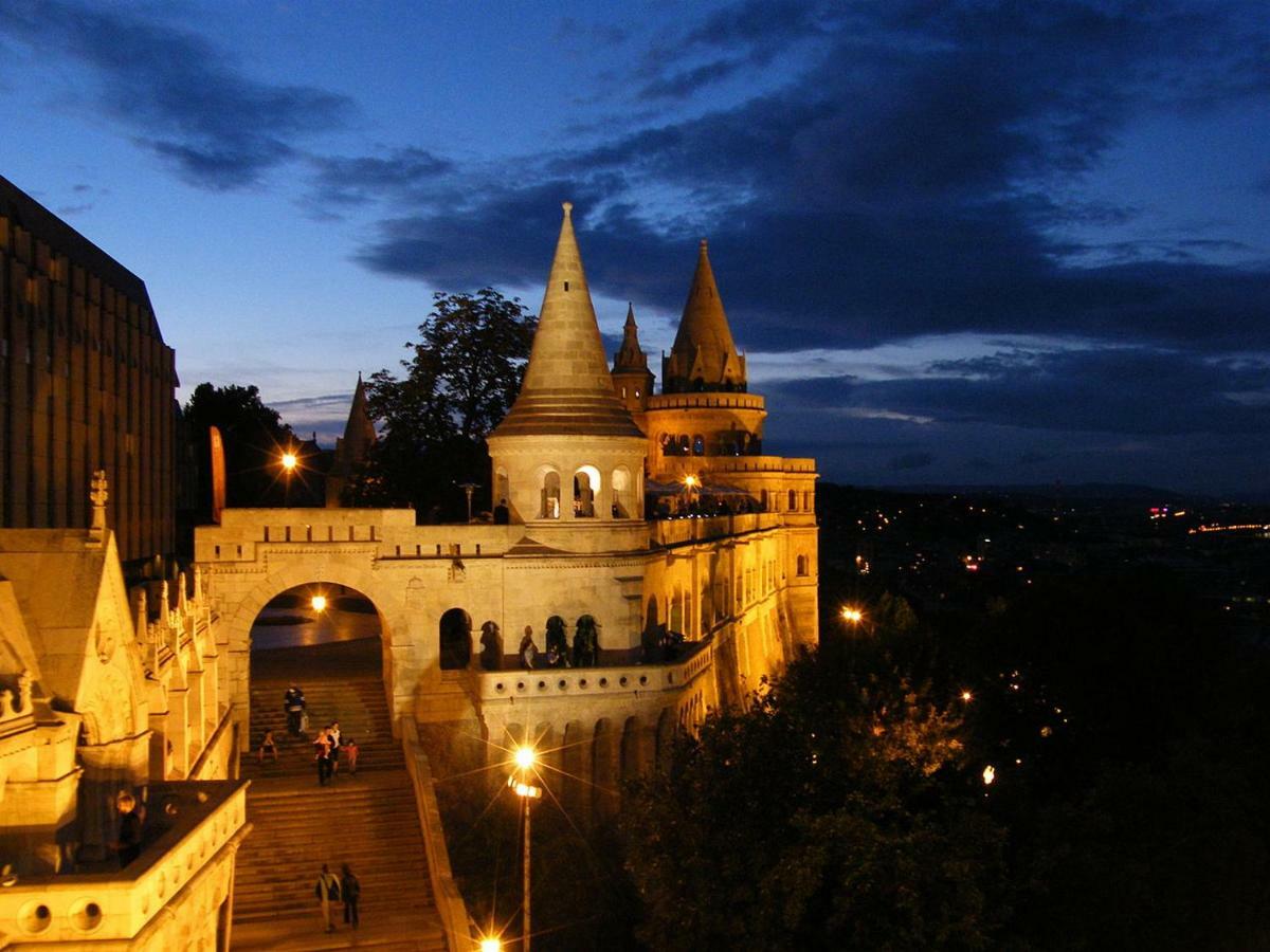 Chain Bridge Apartment Budapest Eksteriør bilde